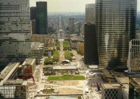 La Défense - quartier des affaires a Paris